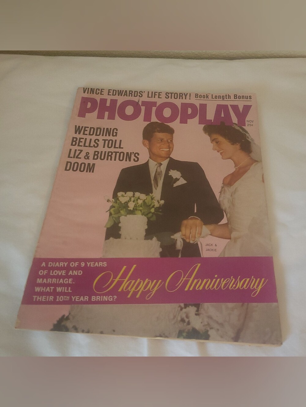 Vintage Photoplay Magazine – November 1962 (JFK & Jackie Kennedy Cover)